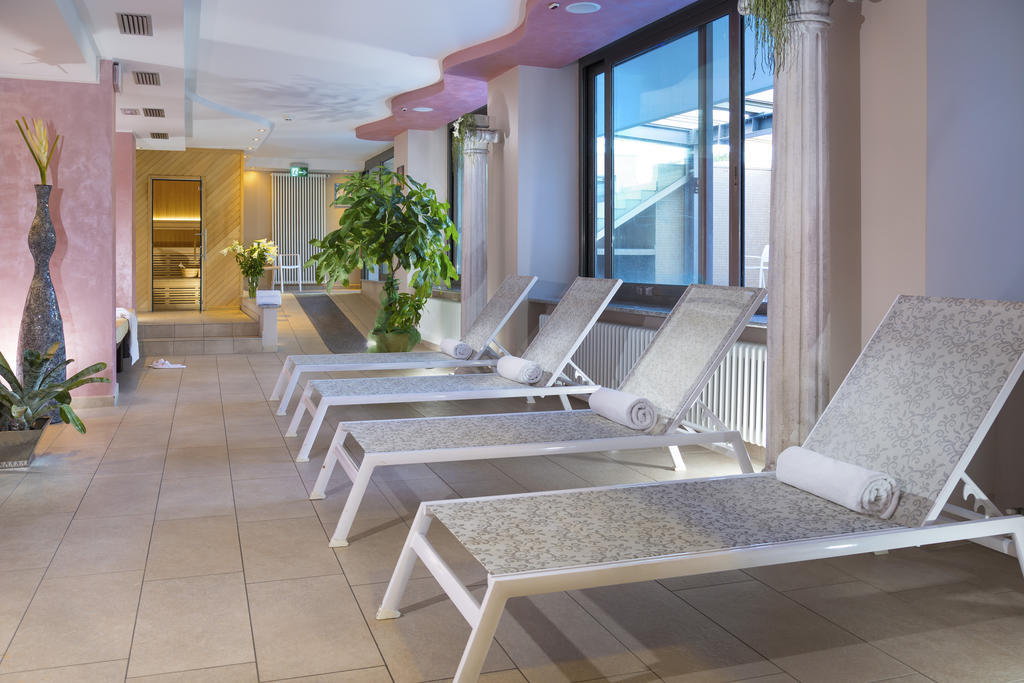 Terminal Palace & Hotel