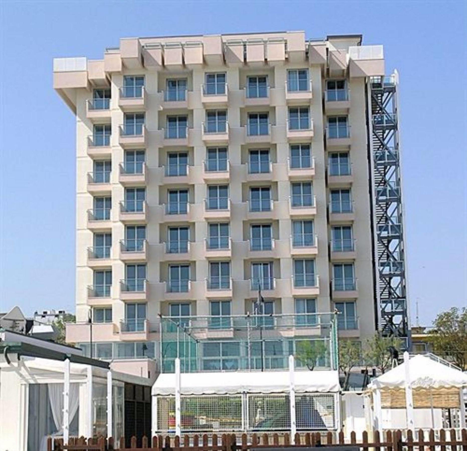 Terminal Palace & Hotel