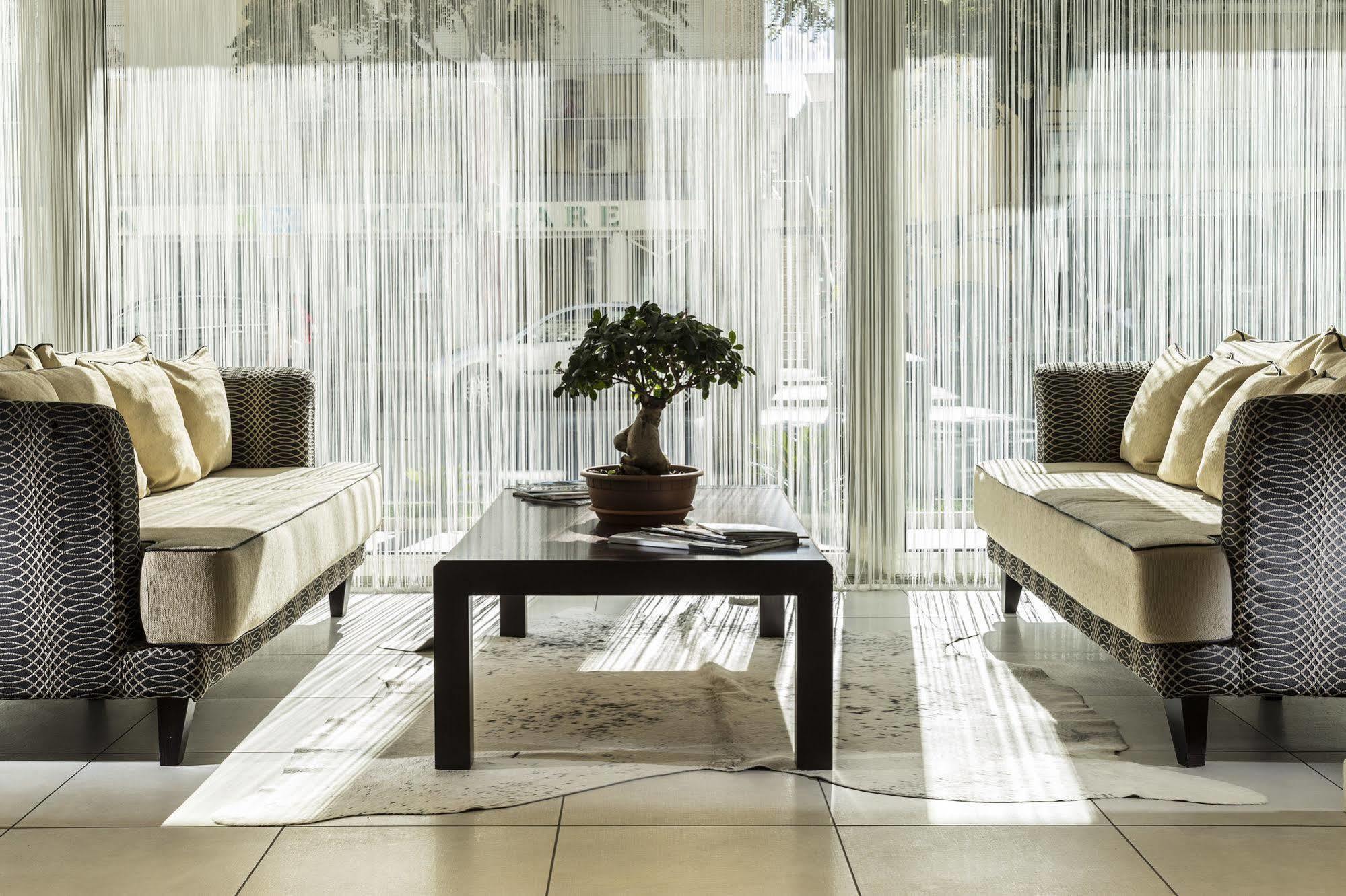 Hotel Terminal Palace &